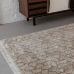 Limited Edition vloerkleed_Close up_H_Cosmic Mongolia_Papyrus franjes