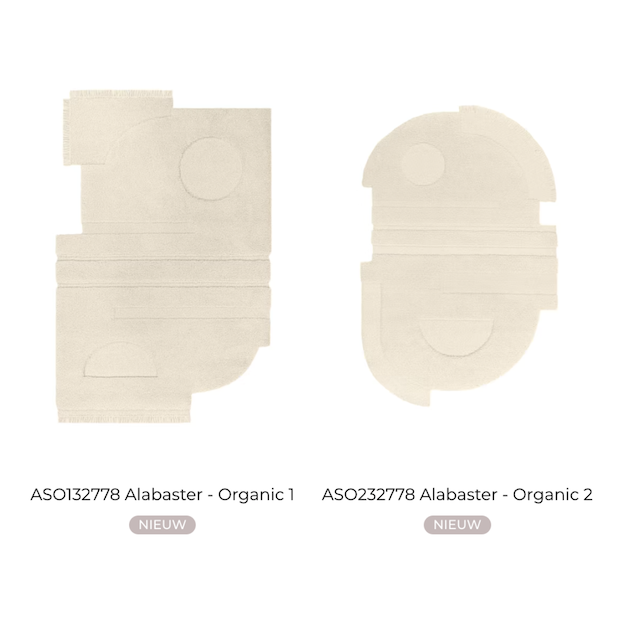 Twee crèmekleurige abstract gevormde tapijten uit de Limited Edition-serie Organic 1 en 2.