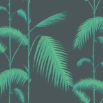 Illustratie van lichtgroene palmbladeren op een donkerblauwe achtergrond.