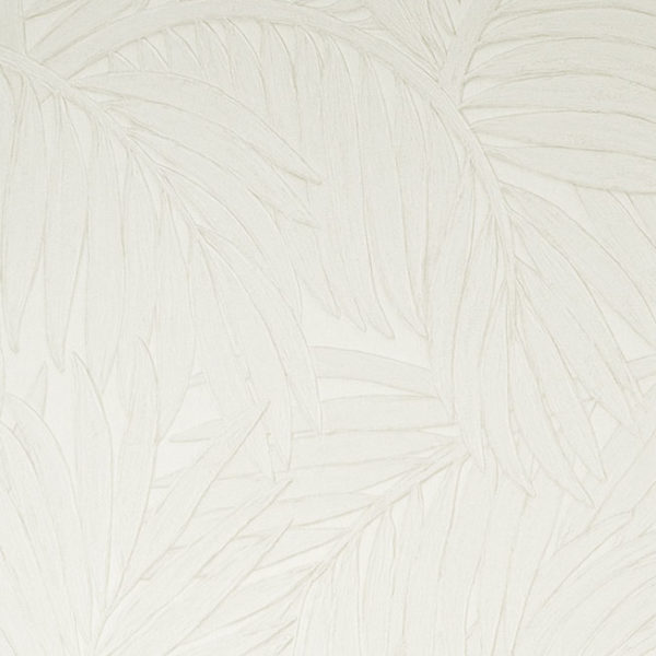 Lichtbeige behang met een subtiel reliëfpatroon van palmbladeren uit de Arte Sabal 75200 collectie.