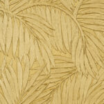 Beige behang met een reliëfpatroon van tropische palmbladeren uit de Arte Sabal 75205 collectie.
