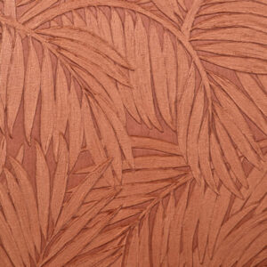 Reliëfbehang met een patroon van palmbladeren in een warme terracottatint uit de Arte Sabal 75206 collectie.