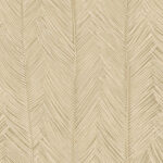 Beige patroonbehang met een herhalend motief van gestileerde palmbladeren uit de Arte Itaya75401 collectie.
