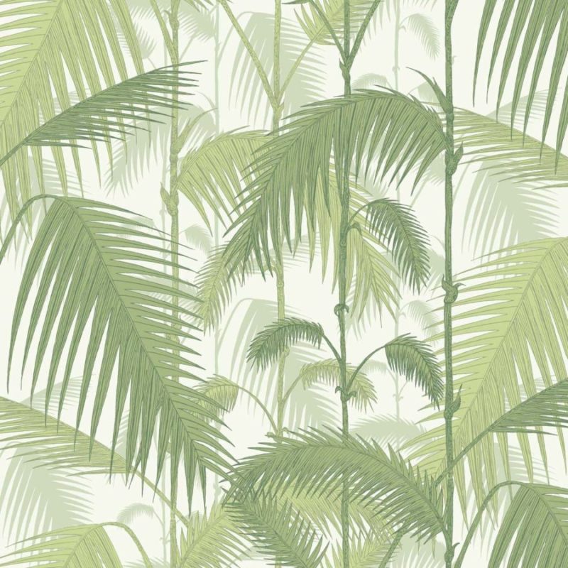 Behangpatroon met groene palmbladeren op een lichte achtergrond.