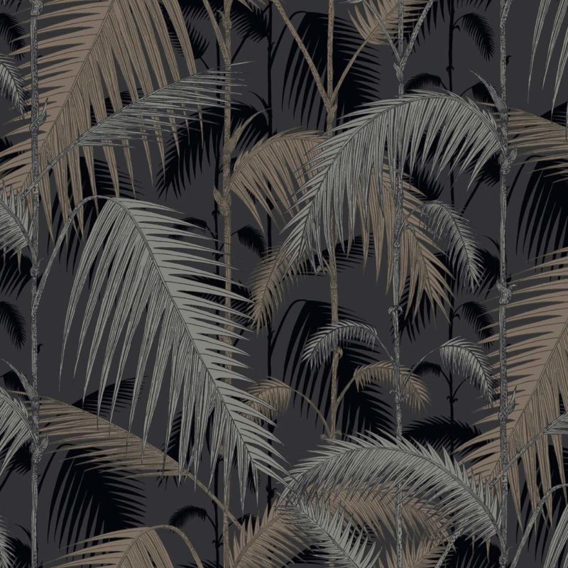 Donkere tropische bladerprint met beige en grijze palmbladeren op een zwart achtergrond.