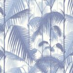 Illustratie van een patroon met blauwe palmbladeren op een lichtgekleurde achtergrond.