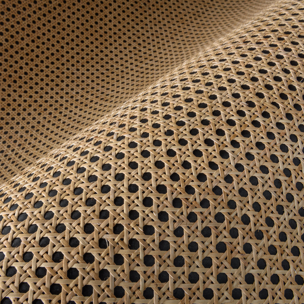 Gevlochten rattanstructuur van de Arte All Naturals 85541A wandbekleding in een natuurlijk kleurpatroon.