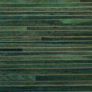 Donkergroen behang met horizontale, lijnvormige patronen uit de Arte Casalian-collectie.