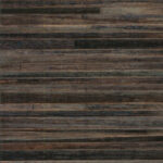 Donkergekleurd Arte Casalian 14021 behang met horizontale stroken in natuurlijke aardetinten en fijne textuur.