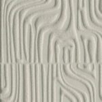 Reliefbehang Arte Cloud 30833 van Buningh met een abstract golvend lijnpatroon in zandtint.
