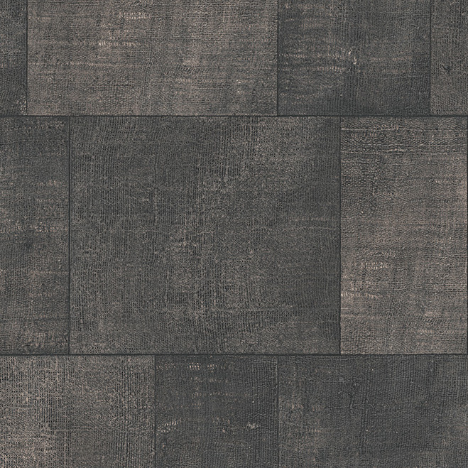 Donkergrijs rechthoekig patroonbehang uit de Gitane-collectie van Arte met een textuur die doet denken aan verweerd textiel.