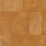 Behang uit de Gitane-collectie met een rechthoekig patroon in warme koperbruine tinten en een fijne textuur.