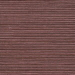 Roodbruin Arte Drift behang met een fijn horizontaal lijnpatroon.