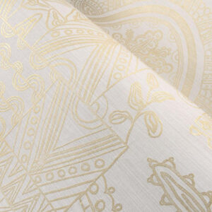 Detail van het Arte Embleme Joie 30810 behang met goudkleurig, abstract en botanisch patroon op een lichte achtergrond.