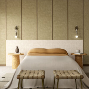 Sfeervol ingerichte slaapkamer met Arte Essentials Brushed Suede behang, een modern bed en natuurlijke houtaccenten.