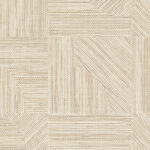 Beige wandbekleding uit de Arte Essentials Tangram Dome 24084 collectie met een geometrisch patroon van fijne lijnen en texturen.