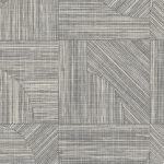 Grijs-beige Arte Essentials Tangram Dome 24087 behang met geometrisch patroon van fijne verticale, horizontale en diagonale lijnen.