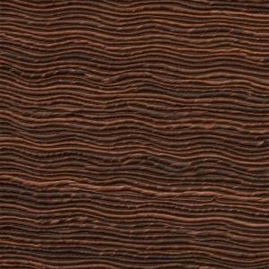 Donkerbruin behang met een golvend, houtnerfachtig patroon uit de Arte Icarus Penumbra-collectie.