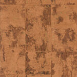 Roodbruin behang met een natuurlijke kurkstructuur en subtiele goudgroene accenten uit de Arte International Eclat Les Forêts collectie.