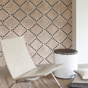 Moderne zithoek met Arte Janela behang uit de Gitane collectie in geometrisch patroon.