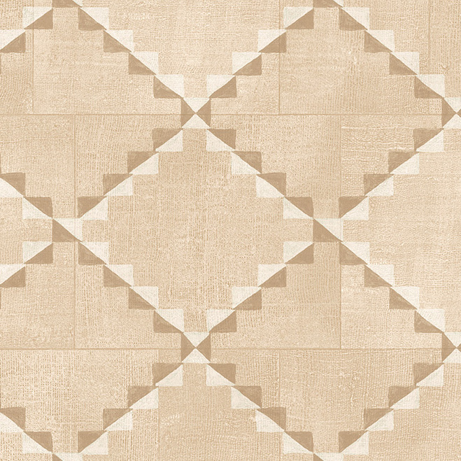 Geometrisch patroon in zandkleur op het Arte Janela behang uit de Gitane collectie.