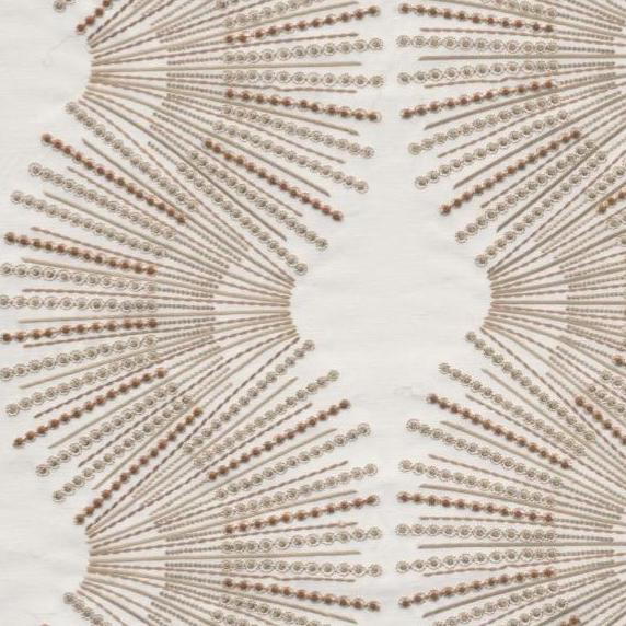 Textielpatroon Arte Marquesa Miro 31740 in tinted white met symmetrisch, straalvormig ontwerp in beige- en bruintinten.