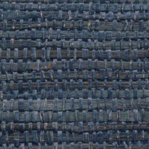 Donkerblauw geweven behang met een grove, textiele structuur uit de Arte Melaky Tana collectie.