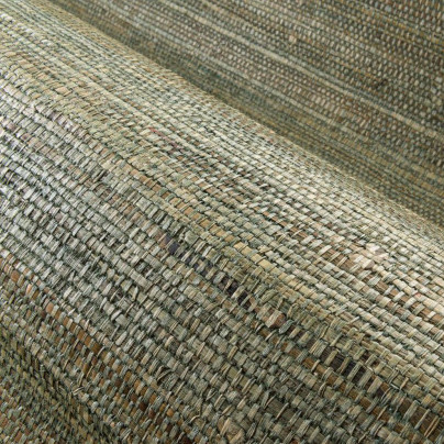 Detailopname van het geweven behang Arte Melaky Tana 40748 met een natuurlijke structuur en aardetinten.
