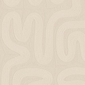 Beige behang met een abstract, golvend reliëfpatroon uit de Arte Tali Sarana 60705 collectie van Buningh.