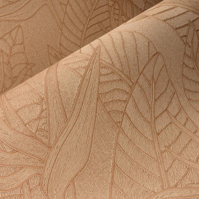 Detail van het Arte-Tali Strelitzia behang met een reliëfpatroon van bladeren en bloemen in ton-sur-ton beige.