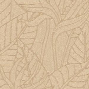 Beige behang met een subtiel reliëfpatroon van Strelitzia-bladeren.