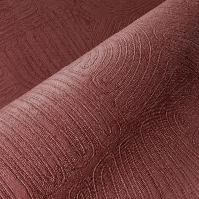 Close-up van het Arte Tali Tamba 60728 behang met een reliëfpatroon in een warme roodbruine tint.