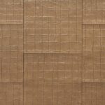 Bruin Arte Tenere 74020 Kharga behang met een reliëfstructuur en krokodillenleer-patroon in rechthoekige vlakken.