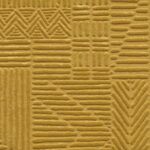 Gestructureerd okergeel behang met reliëfpatroon van Arte-Terra Carvato 23924.