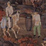 Traditionele Tibetaanse scène met een man te paard en een andere man die manden draagt, afgebeeld op het Arte Toile de Tibet panoramische behang.
