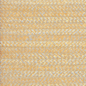 Behang met een geweven twill-patroon in goudgele en zilvergrijze tinten.