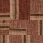Patchwork-patroon van Arte behang uit de Atelier Boro AT72-collectie in warme roodbruine en beige tinten.