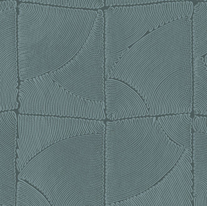 Blauw Arte behang uit de Atlas-collectie met een reliëfpatroon van gebogen lijnen en geometrische vormen.