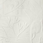 Reliëfstructuur van Arte-behang Babylon Between Rivers 97001 met botanische elementen en een olifant.