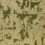 Goudkleurig Arte-behang uit de Boutique-collectie met een verweerd patina-effect in olijfgroen.