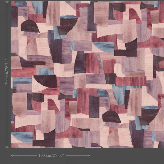 Abstract behangpatroon Arte Essentials Costura Urban 57603 met handgeschilderde vormen in roze, paars, blauw en beige tinten.