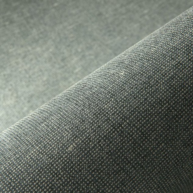 Detailopname van Arte-behang uit de Essentials Les Nuances Chanderi collectie met een fijn geweven textuur in grijstinten.