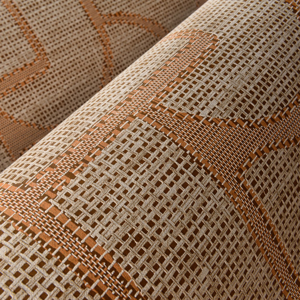 Detailopname van Arte-behang uit de Essentials Totem Esparto Iberico-collectie met een geweven textuur en grafisch patroon in aardetinten.