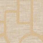 Beige Arte-behang uit de Essentials Totem collectie met een geometrisch patroon en grove linnenstructuur.