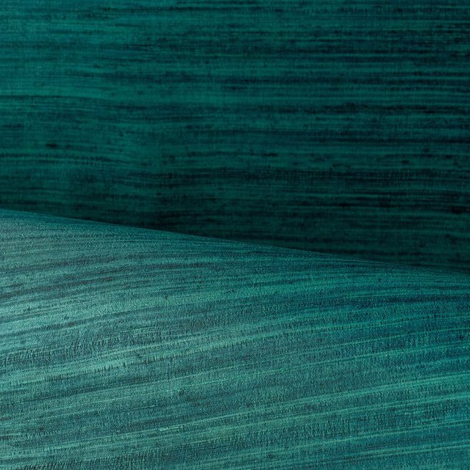 Groenblauw Arte-behang uit de Expedition Tasar collectie met een subtiele textuur en horizontale nerfstructuur.