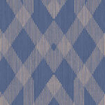 Blauw Arte-behang uit de Insolence Moxie-collectie met een grafisch patroon van verticale strepen en diamantvormen.