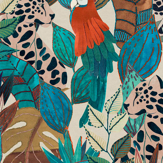 Illustratief junglebehang met kleurrijke bladeren, een papegaai en luipaarden uit de Arte Tierra Giungla-collectie.