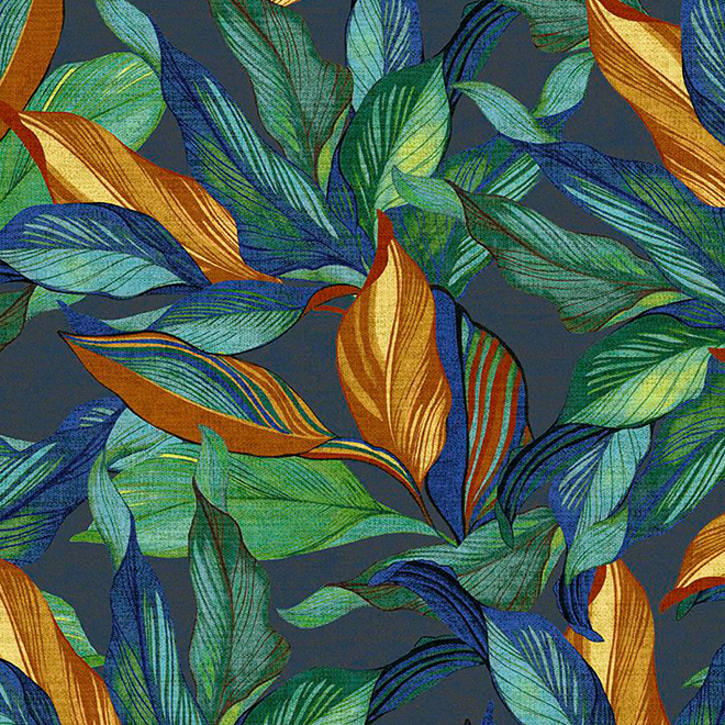 Gedetailleerd behangpatroon uit de Arte JV800 Tierra Mediterraneo-collectie met kleurrijke tropische bladeren in blauw-, groen- en goudtinten op een donkere achtergrond.