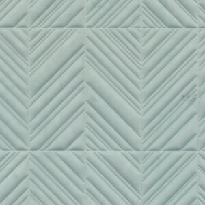 Licht aqua-kleurig Arte behang met een reliëf patroon van schuine lijnen in geometrische vormen uit de Kanso Iki collectie.
