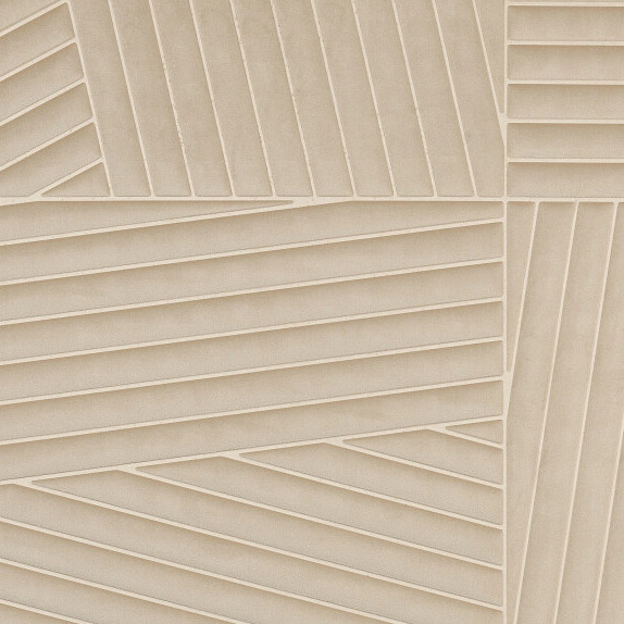 Beige Arte-behang Kanso Shibumi 72531 met een reliëfpatroon van diagonale en rechte lijnen in geometrische vlakken.